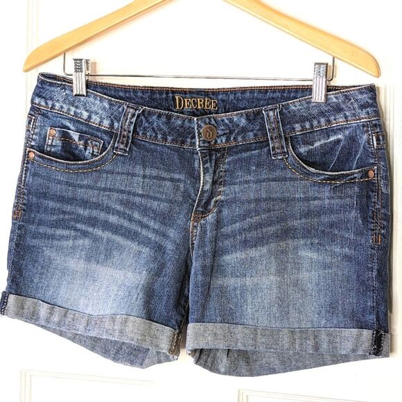 Decree Stretch Denim Low Rise Cuffed  Shorts size 13 - Picture 1 of 9